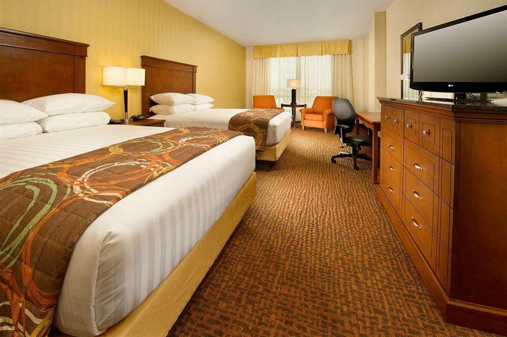 Drury Inn & Suites St. Louis Brentwood Esterno foto